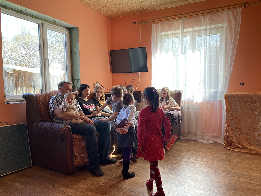 После ремонта в доме Елены и Алексея появился 11-й ребенок