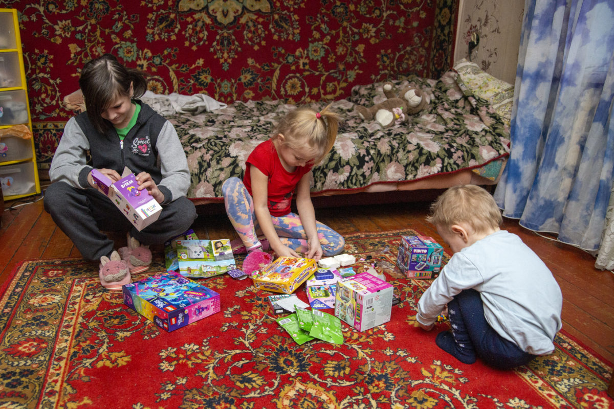 Пятеро детей вернулись в семью