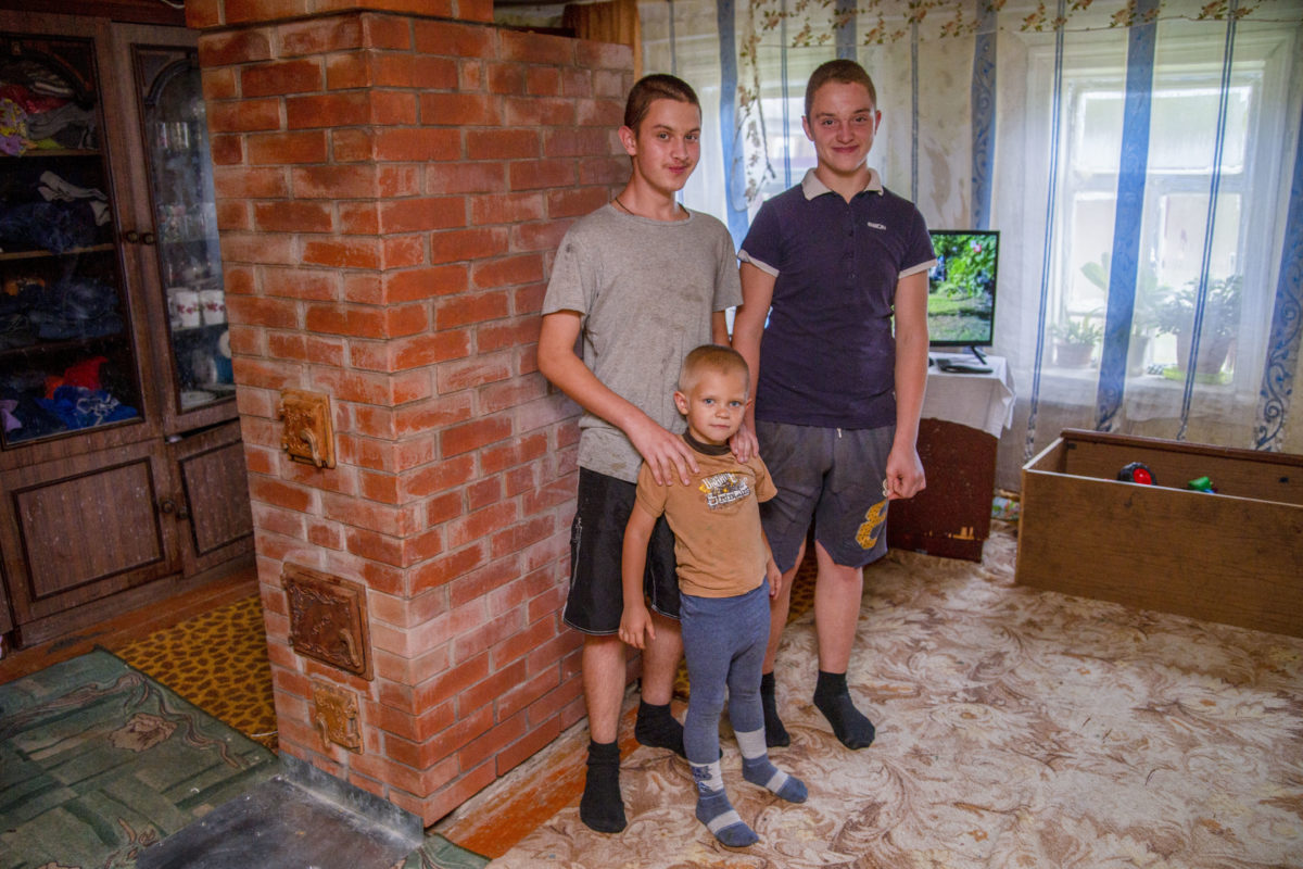 В доме новая печь. А значит, дети дома