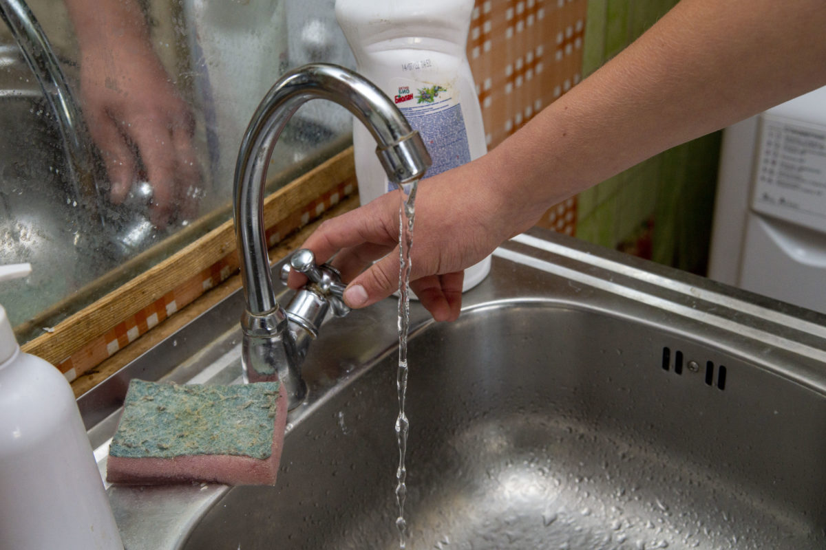 Проблем с водой больше нет: "Константа" помогает брату и сестре